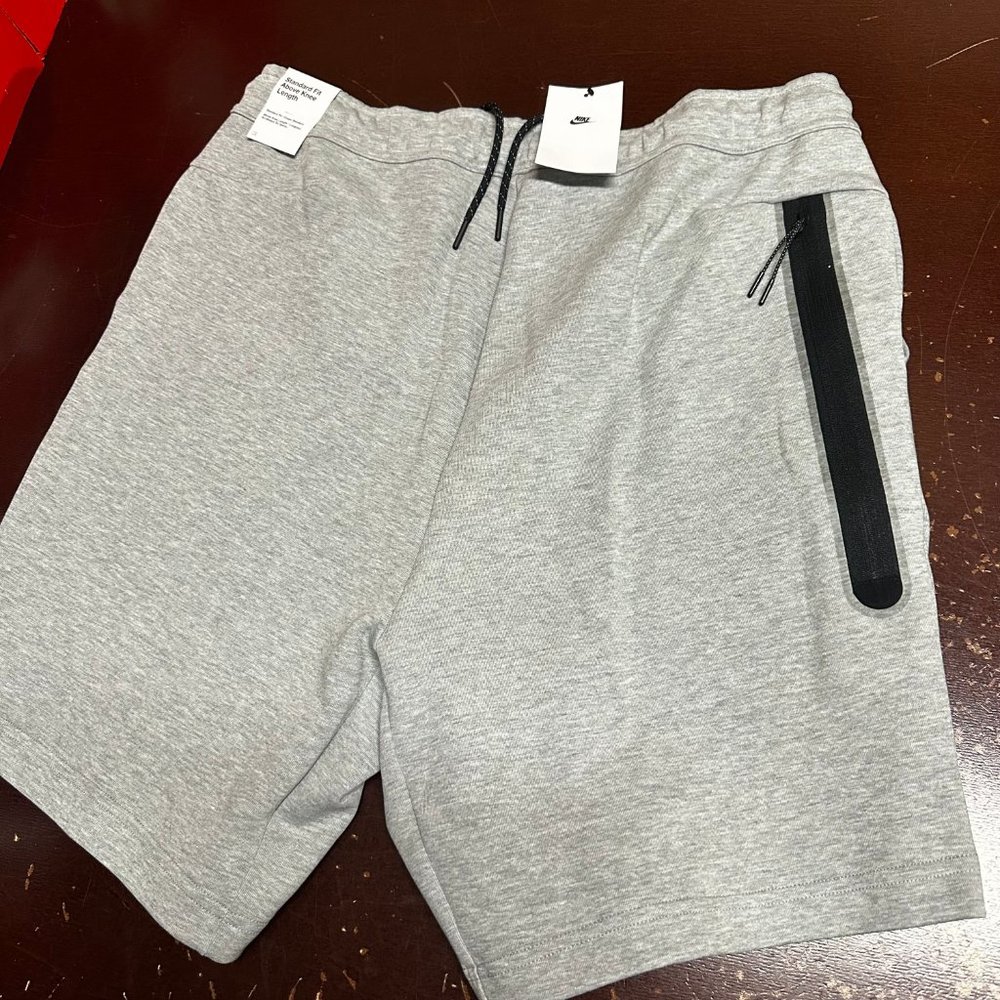 Nike Mens Gray Sportswear Tech Fleece Standard Fit Athletic Shorts Size XL - Picture 2 of 5